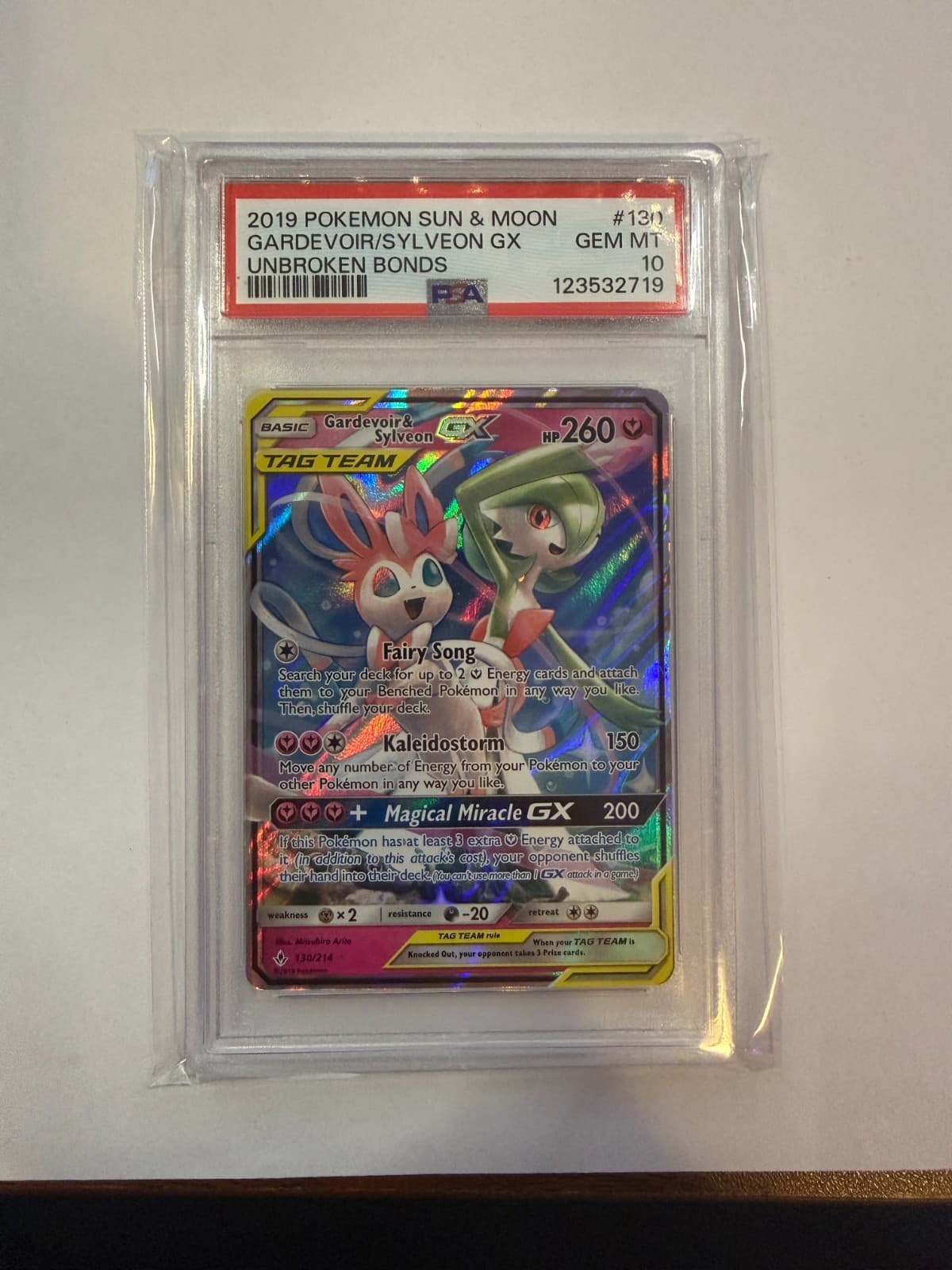 2019 POKEMON SUN & MOON UNBROKEN BONDS #130 GARDEVOIR & SYLVEON GX PSA 10