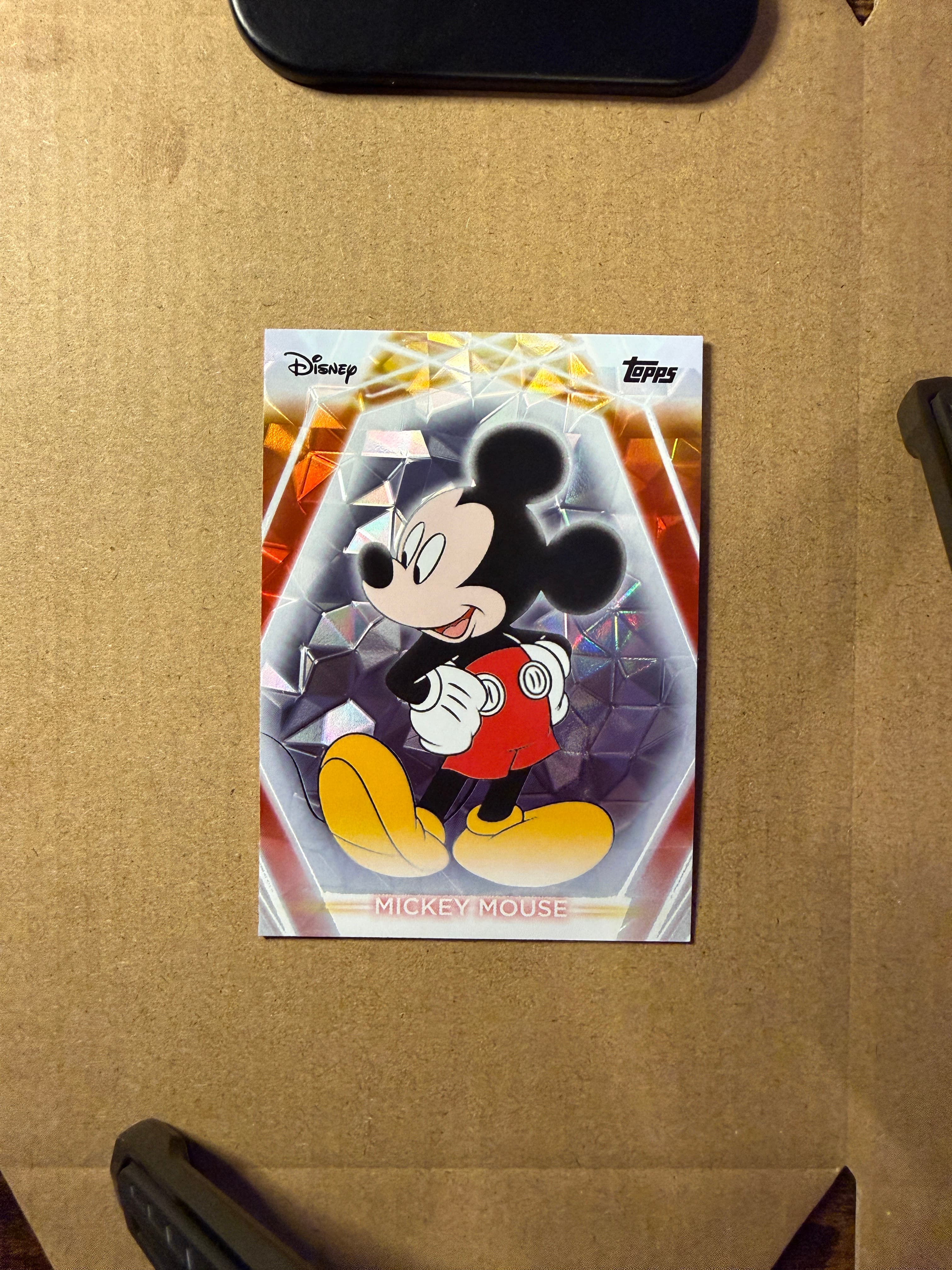 2026 Topps Disney Neon Mickey Mouse Diamante #200